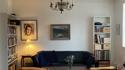 Ljus och välplanerad mini 2:a på Kungsholmen med panoramautsikt!