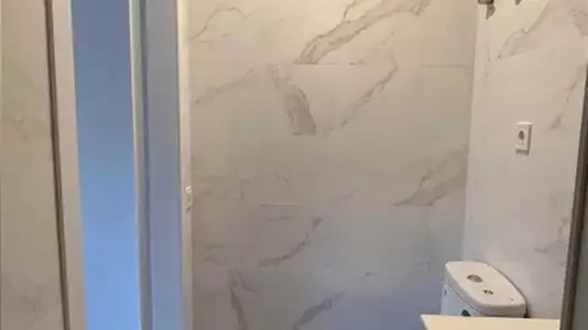 Rooms in Barcelona Eixample - photo 8