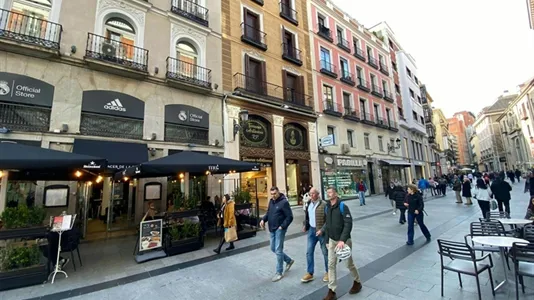 Rooms in Madrid Centro - photo 8
