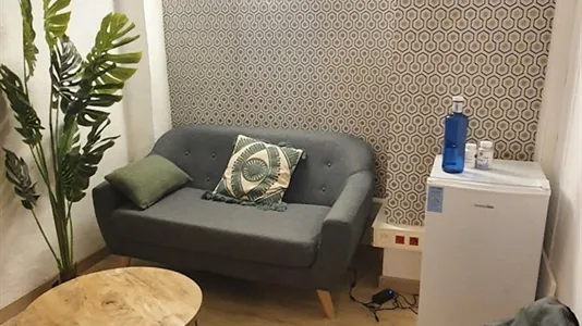 Rooms in Barcelona Eixample - photo 10