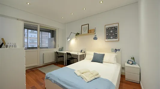 Rooms in Bilbao - photo 3