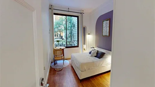 Rooms in Paris 8ème arrondissement - photo 2