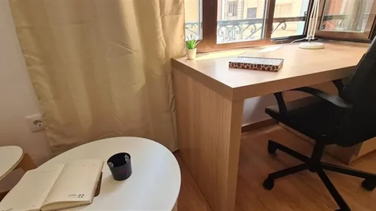 Rooms in Valencia Ciutat Vella - photo 10