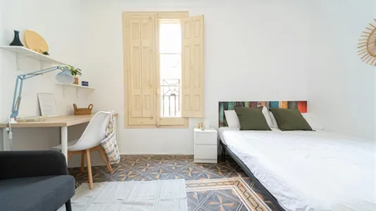 Rooms in Barcelona Ciutat Vella - photo 5