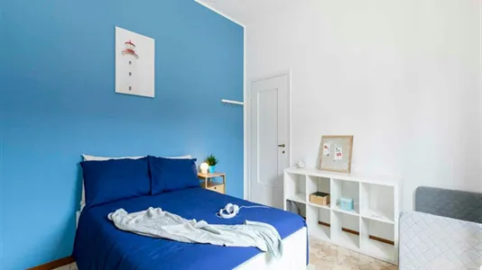 Rooms in Milano Zona 8 - Fiera, Gallaratese, Quarto Oggiaro - photo 1