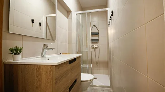 Rooms in Barcelona Ciutat Vella - photo 10