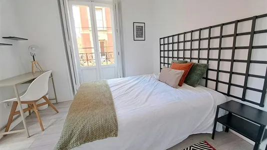 Rooms in Madrid Centro - photo 9