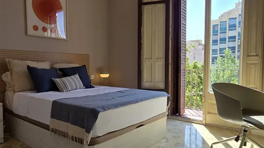Rooms in Barcelona Eixample - photo 4