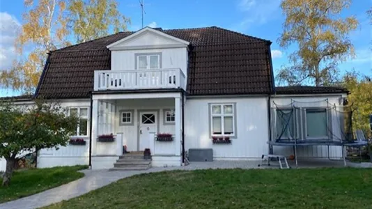 Houses in Botkyrka - photo 2