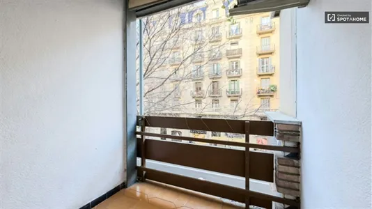 Rooms in Barcelona Eixample - photo 10
