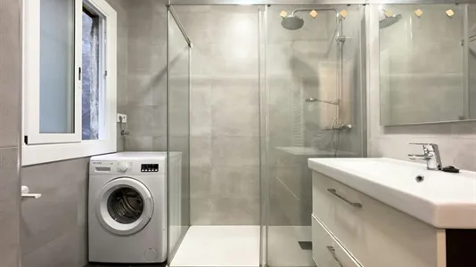 Rooms in Barcelona Ciutat Vella - photo 9