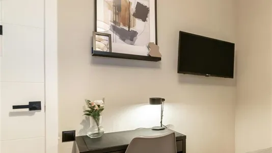 Rooms in Barcelona Les Corts - photo 4