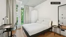 Room for rent, Berlin Mitte, Berlin, &lt;span class=&quot;blurred street&quot; onclick=&quot;ProcessAdRequest(13833676)&quot;&gt;&lt;span class=&quot;hint&quot;&gt;See streetname&lt;/span&gt;[xxxxxxxxxxxxx]&lt;/span&gt;