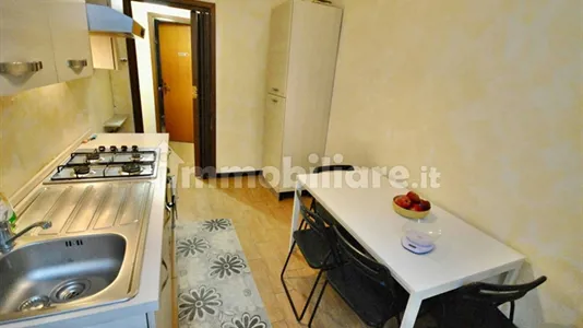 Rooms in Milano Zona 8 - Fiera, Gallaratese, Quarto Oggiaro - photo 3