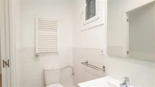 Rooms in Barcelona Eixample - photo 8