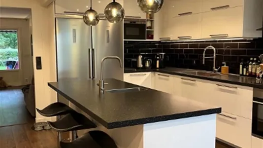 Houses in Västerås - photo 2