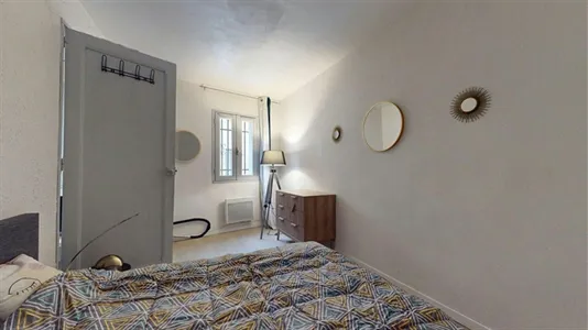 Apartments in Nîmes - photo 8