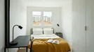 Room for rent, Nanterre, Île-de-France, &lt;span class=&quot;blurred street&quot; onclick=&quot;ProcessAdRequest(9154943)&quot;&gt;&lt;span class=&quot;hint&quot;&gt;See streetname&lt;/span&gt;[xxxxxxxxxxxxx]&lt;/span&gt;