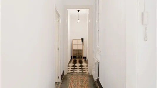 Rooms in Barcelona Ciutat Vella - photo 4