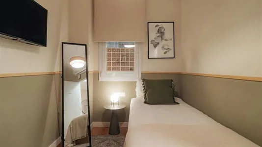 Rooms in Barcelona Eixample - photo 3