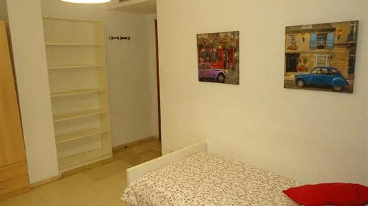 Rooms in Córdoba - photo 2