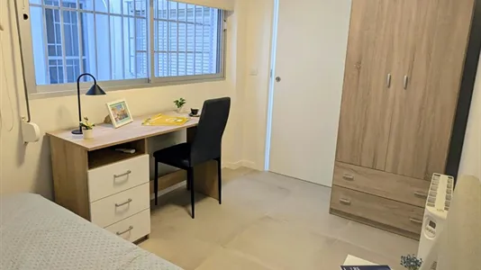 Rooms in Burjassot - photo 1