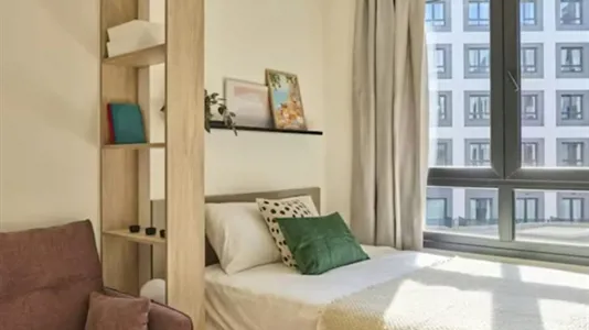 Rooms in Madrid Centro - photo 1