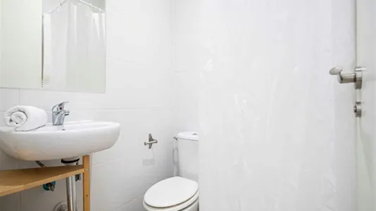 Rooms in Madrid Centro - photo 8