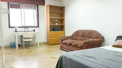 Room for rent in Madrid Moncloa-Aravaca, Madrid