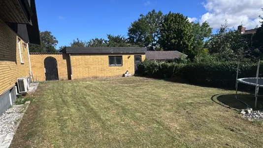 Houses in Husie - photo 10