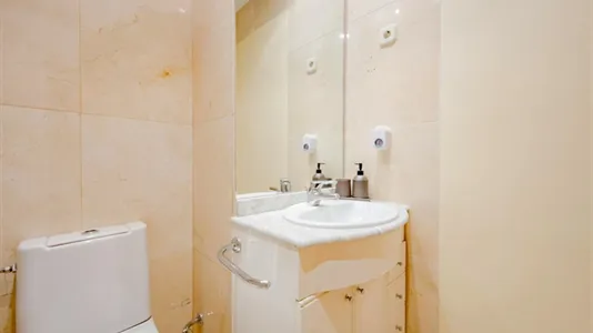 Rooms in Madrid Chamberí - photo 9