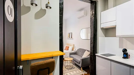 Rooms in Madrid Centro - photo 10