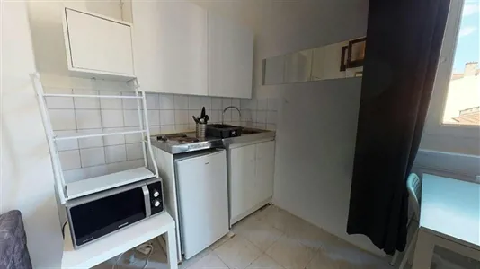 Apartments in Lyon - photo 2
