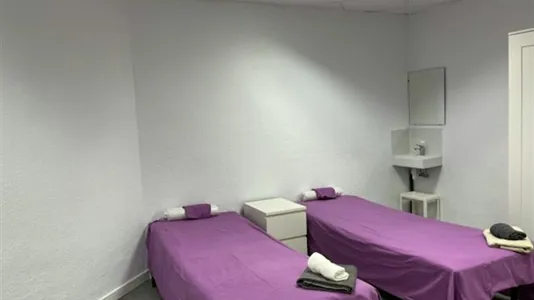 Rooms in Barcelona Eixample - photo 10