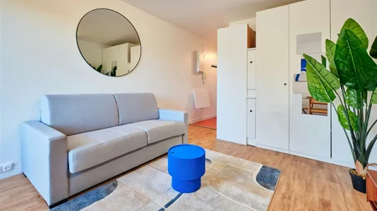 Apartments in Nîmes - photo 3