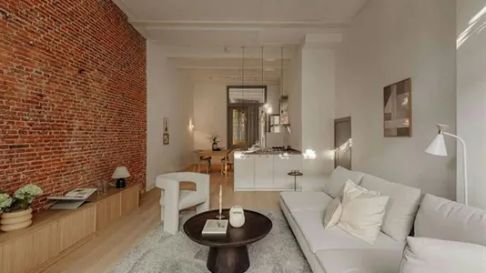 Apartments in Amsterdam Centrum - photo 2
