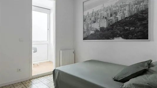 Rooms in Barcelona Eixample - photo 2