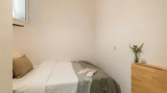 Rooms in Barcelona Ciutat Vella - photo 3