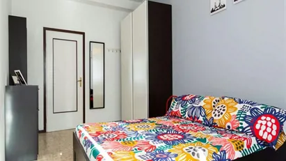 Room for rent in Milano Zona 8 - Fiera, Gallaratese, Quarto Oggiaro, Milan