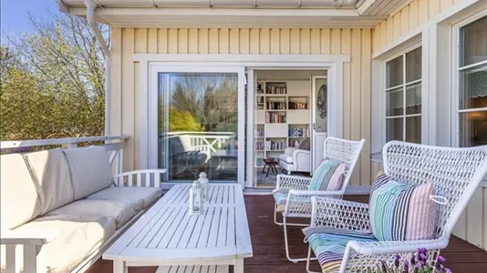 Houses in Huddinge - photo 2