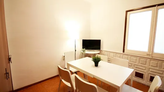 Rooms in Barcelona Eixample - photo 7