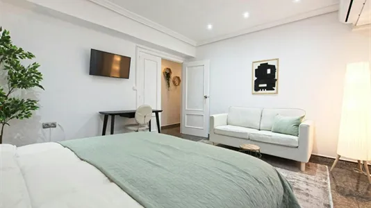 Rooms in Castellar Oliveral - photo 3