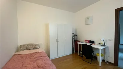 Room for rent in Milano Zona 5 - Vigentino, Chiaravalle, Gratosoglio, Milan