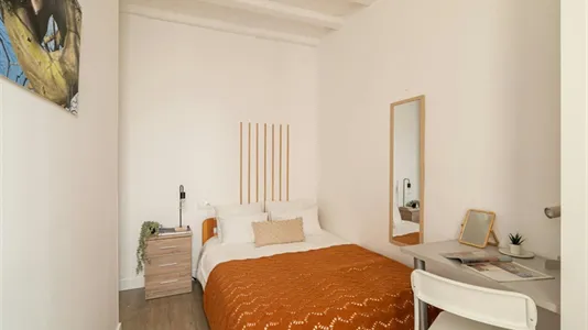 Rooms in Barcelona Ciutat Vella - photo 1