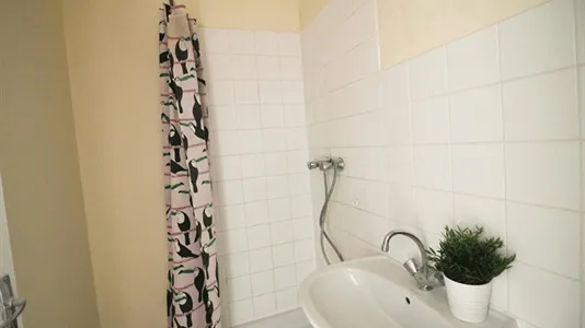 Rooms in Paris 20ème arrondissement - photo 4