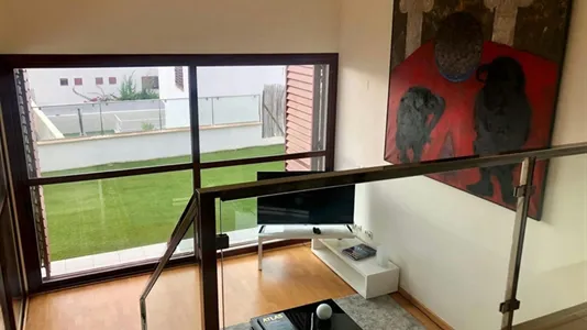 Houses in Dos Hermanas - photo 5