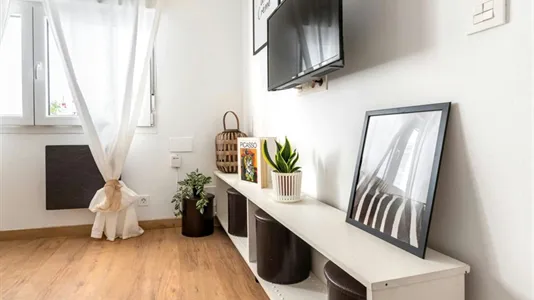 Rooms in Oviedo - photo 8