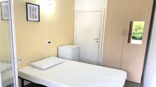 Rooms in Roma Municipio VI – Roma Delle Torri - photo 1