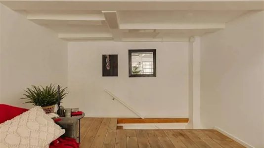 Apartments in Amsterdam Centrum - photo 2