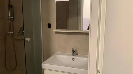 Rooms in Roma Municipio II – Parioli/Nomentano - photo 4